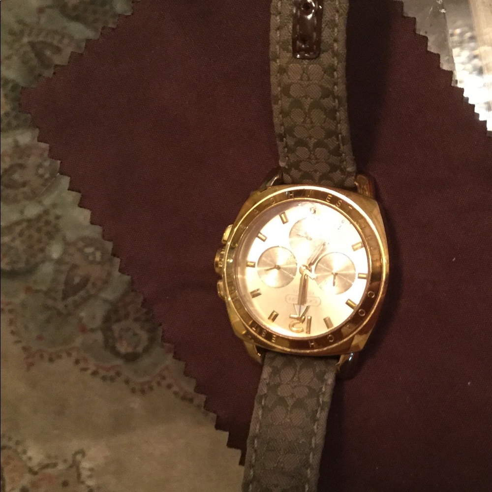 Watch - Picture 2 of 6